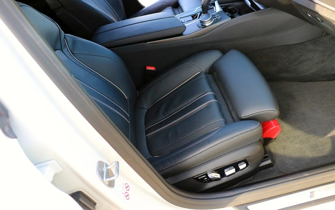BMW Seria 5 cena 279999 przebieg: 65800, rok produkcji 2021 z Białystok małe 254